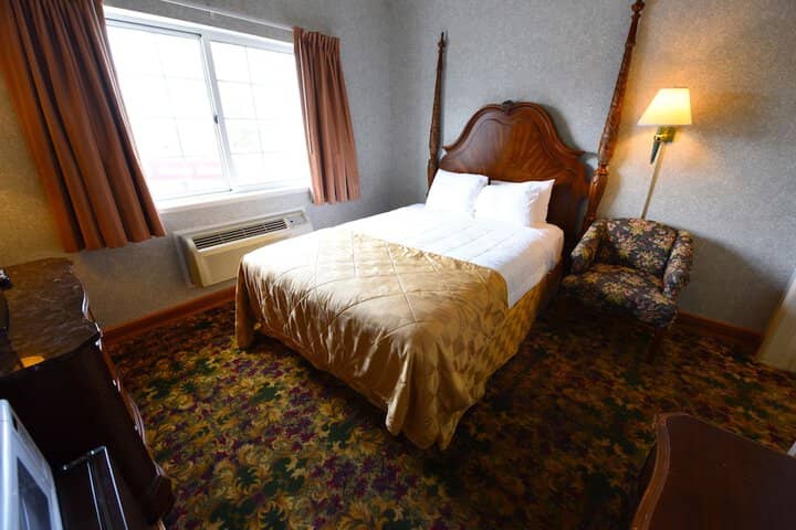Room 7 of 48
