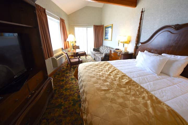 Room 8 of 48