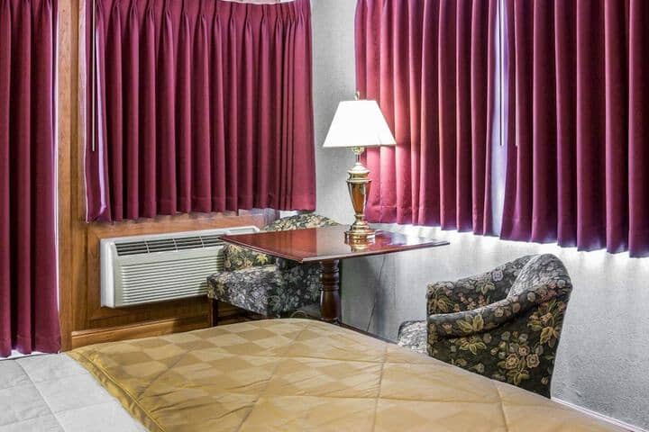 Room 29 of 48