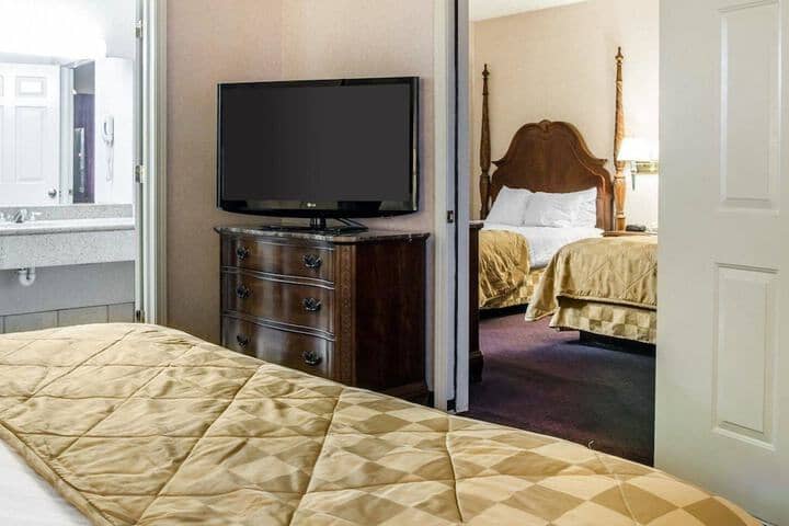 Room 19 of 48